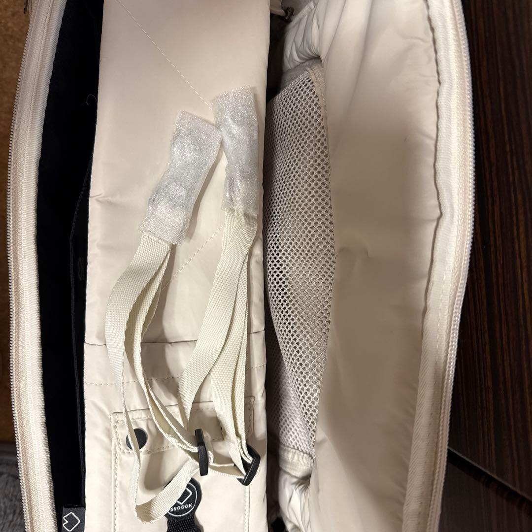 ssoook 犬用キャリーバッグ ホワイト(Mサイズ)左に担ぐタイプ