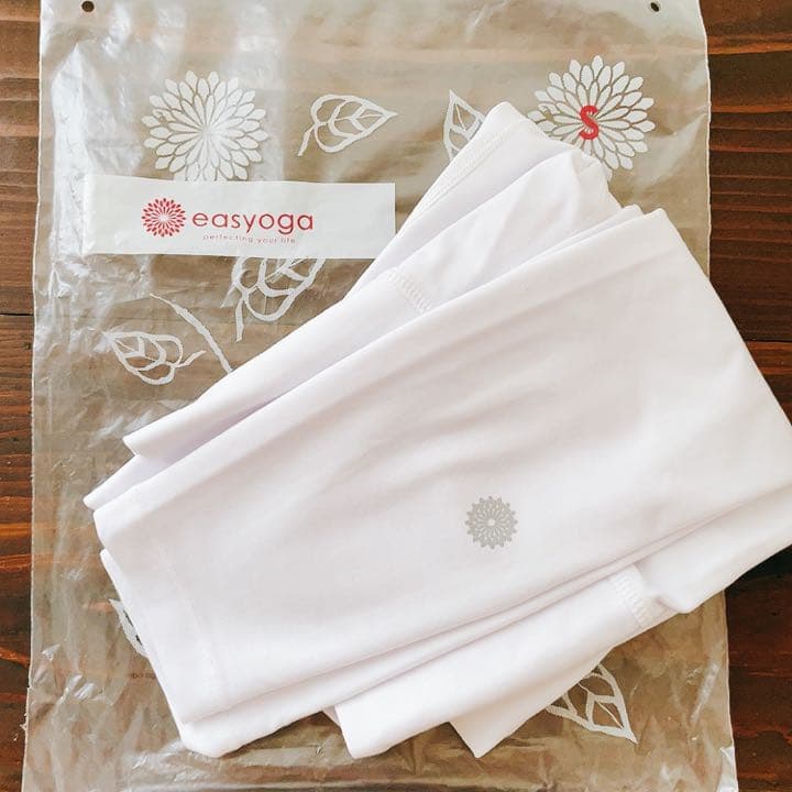 SALE！easyyoga レギンス／スノーホワイト　⭐︎人気⭐︎ ホワイトレギンス