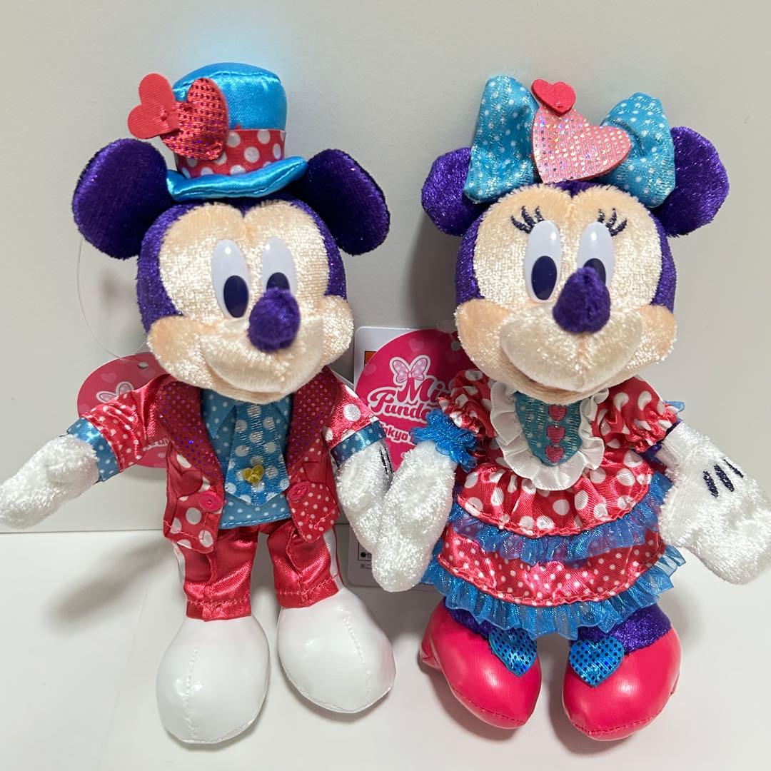 ディズニー ミッキー ミニー ぬいぐるみバッジ ミニーのファンダーランド 2点