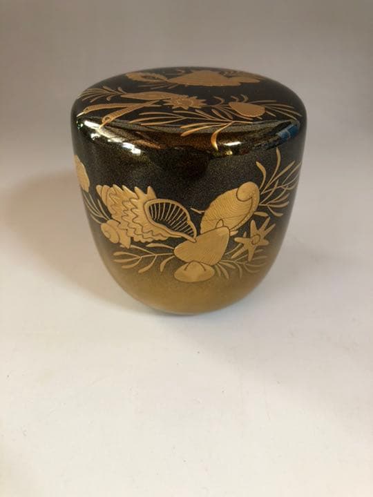 K678  配送料無料　金蒔絵棗　貝　松　木製　茶道具　漆器　内銀