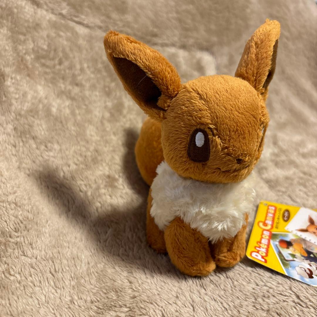 ポケモンセンター　キャンバス　イーブイぬいぐるみ