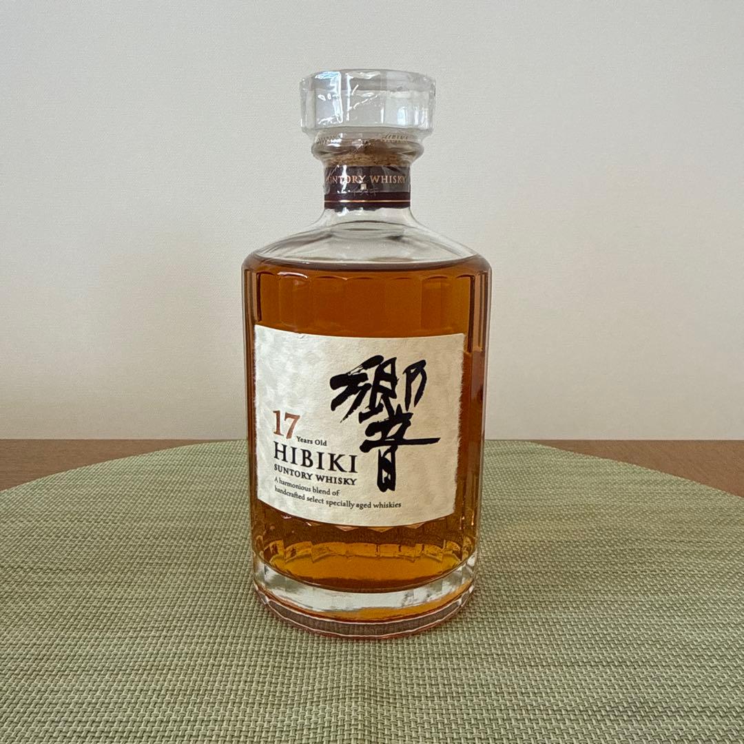 響17年 サントリーウイスキー 700ml 正規品 箱あり