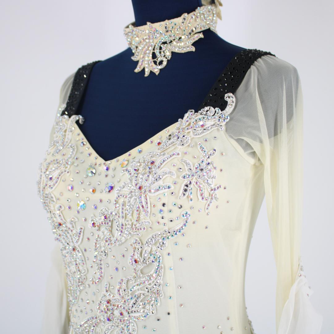 【美品 社交ダンス衣装】ホワイト×豪華フロート ワンピース ドレス ブラック