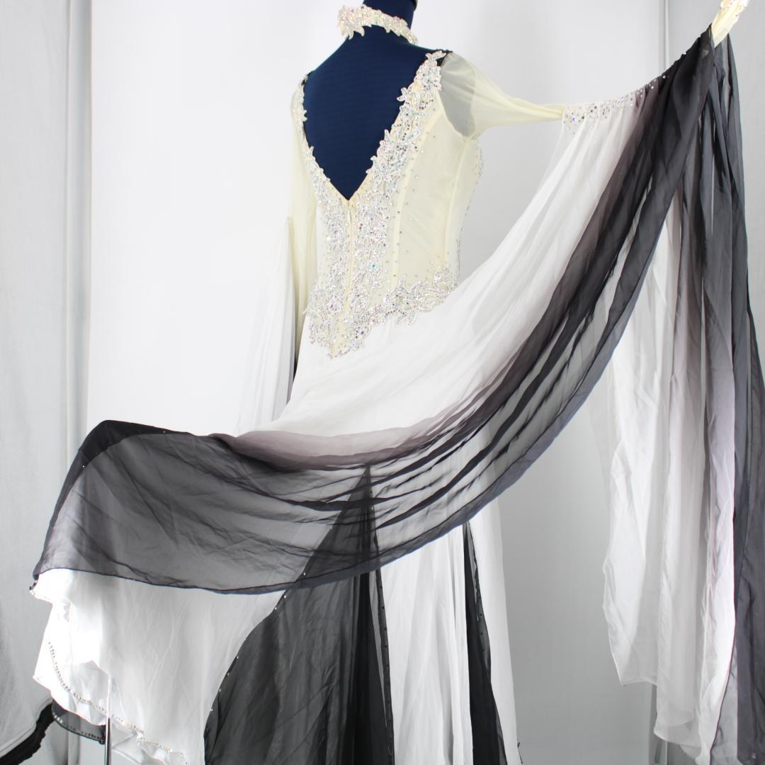 【美品 社交ダンス衣装】ホワイト×豪華フロート ワンピース ドレス ブラック