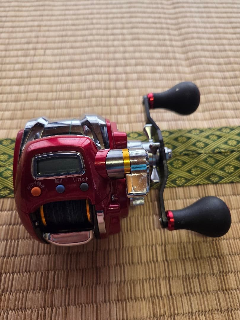 電動リール レッド