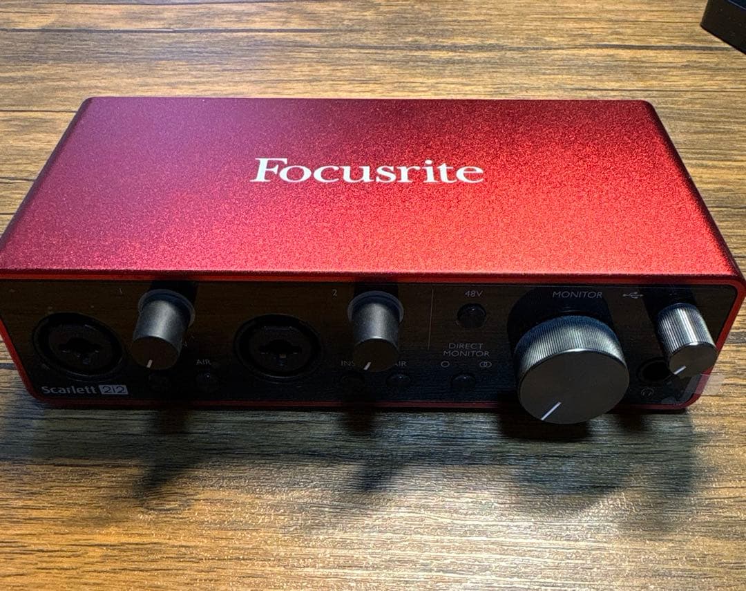 Focusrite Scarlett 2i2 オーディオインターフェイス