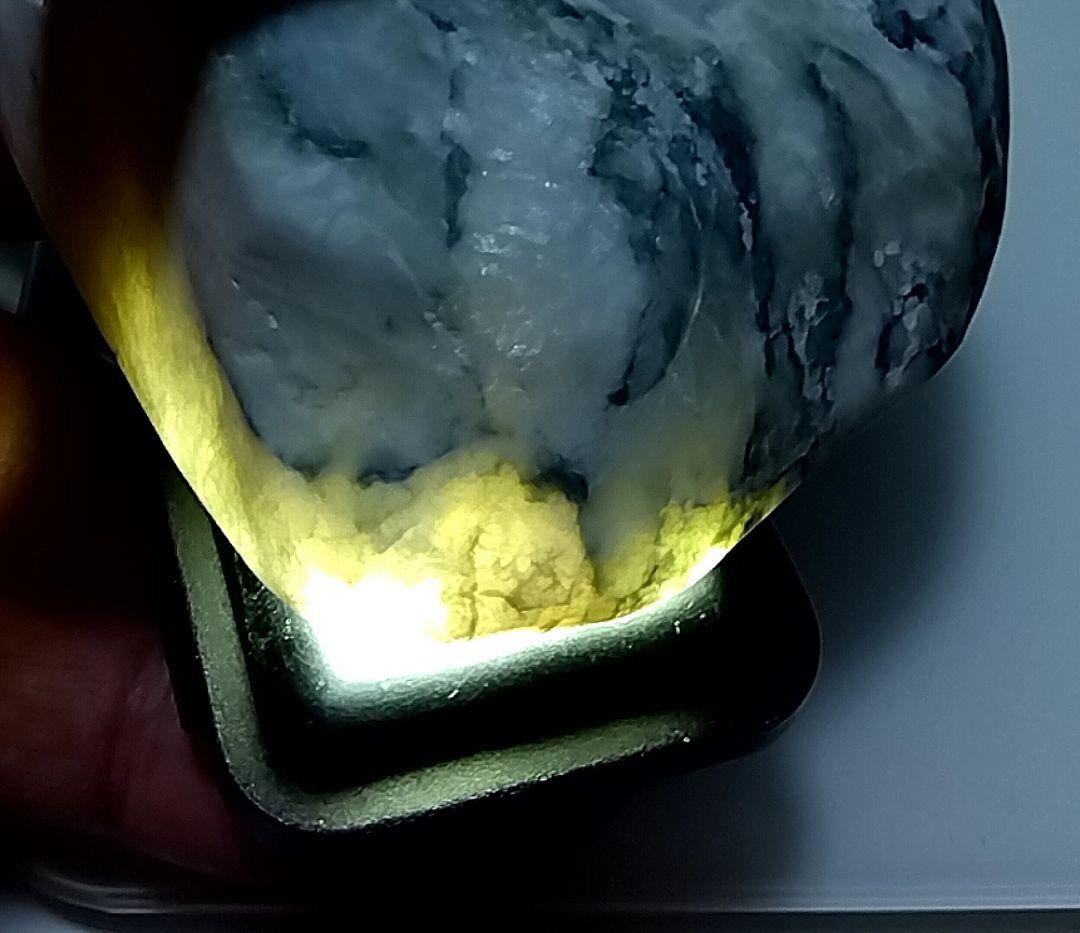 ★翡翠原石★糸魚川硬玉【横川・転石磨き470ｇ】