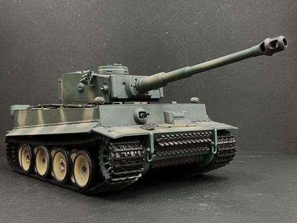 技術基準適合証明済 ヘンロン 1/16 迷彩色 タイガーI型【メーカー特注色】