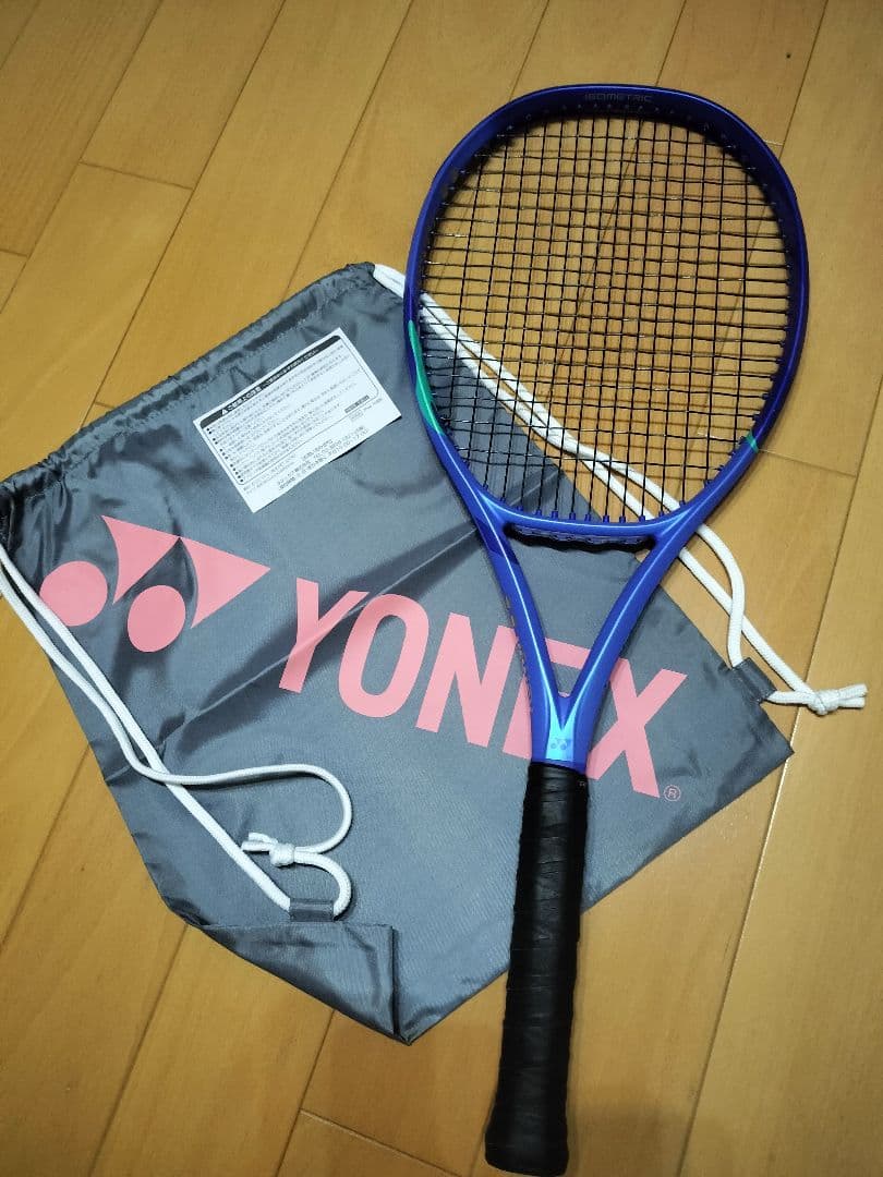 EZONE98（シューズケース新品付）　YONEXイーゾーンテニスラケットG2