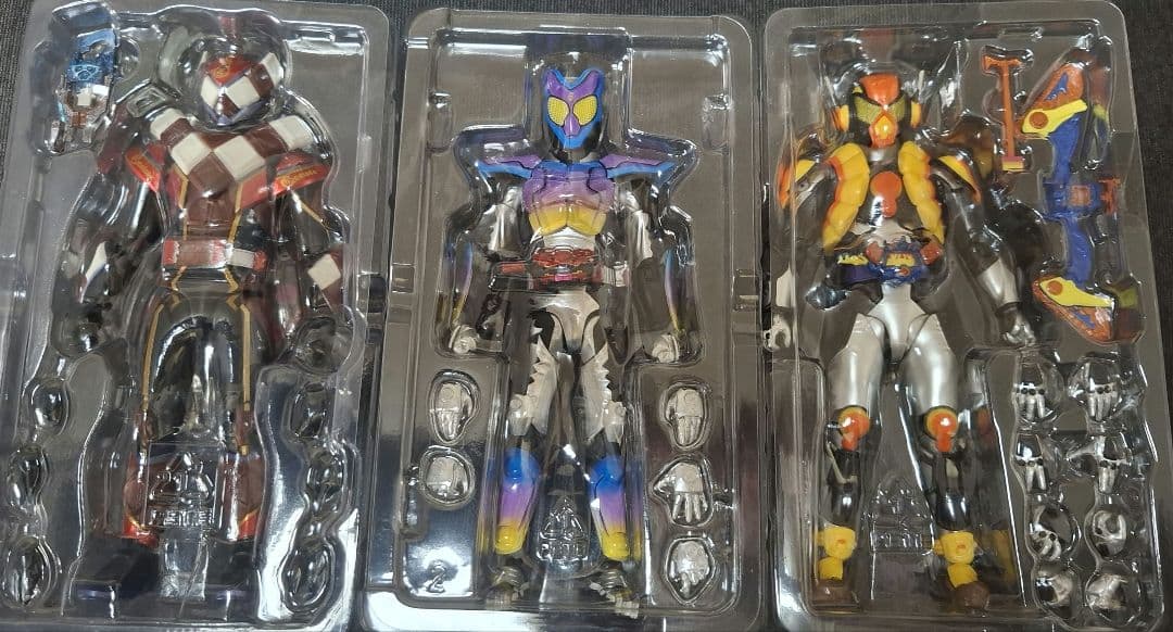 仮面ライダーガヴ　フィギュアーツ　3体セット
