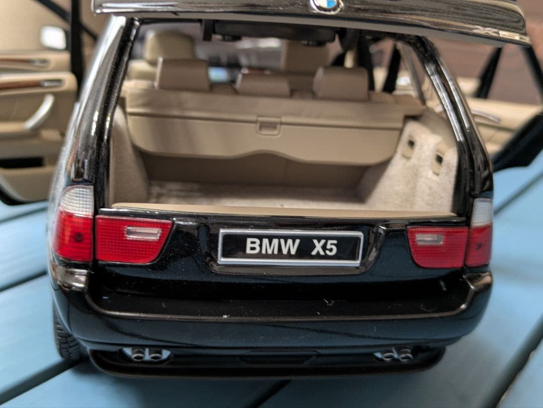 京商  X5 4.4i ミニカー　1:18