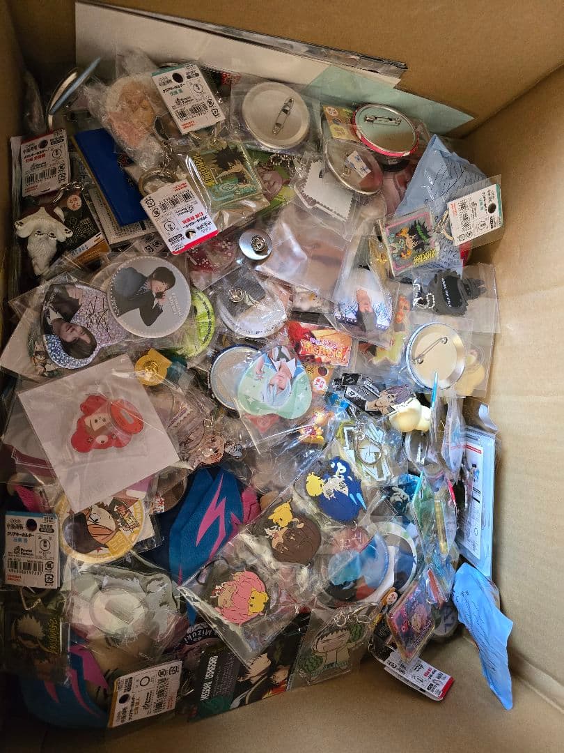 大量　アニメグッズ　まとめ売りセット　530点以上‼