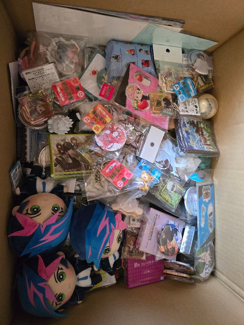 大量　アニメグッズ　まとめ売りセット　530点以上‼