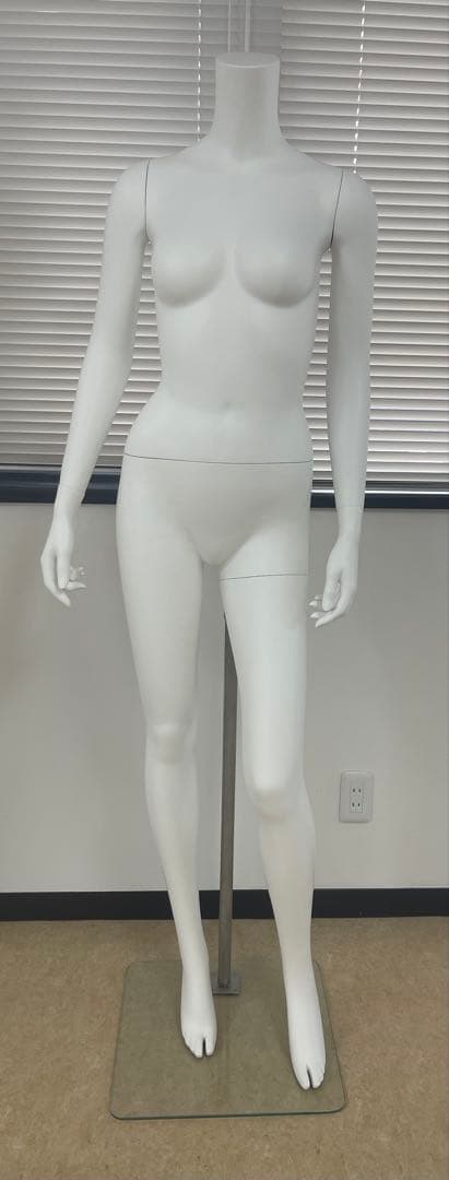 有名アパレル使用 全身レディースマネキン美品（送料込）　 一人で着替え楽チン仕様