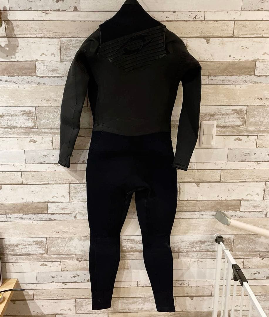 【CYBER メンズML 】170cm 63kg セミドライ 裏起毛 4/3ミリ