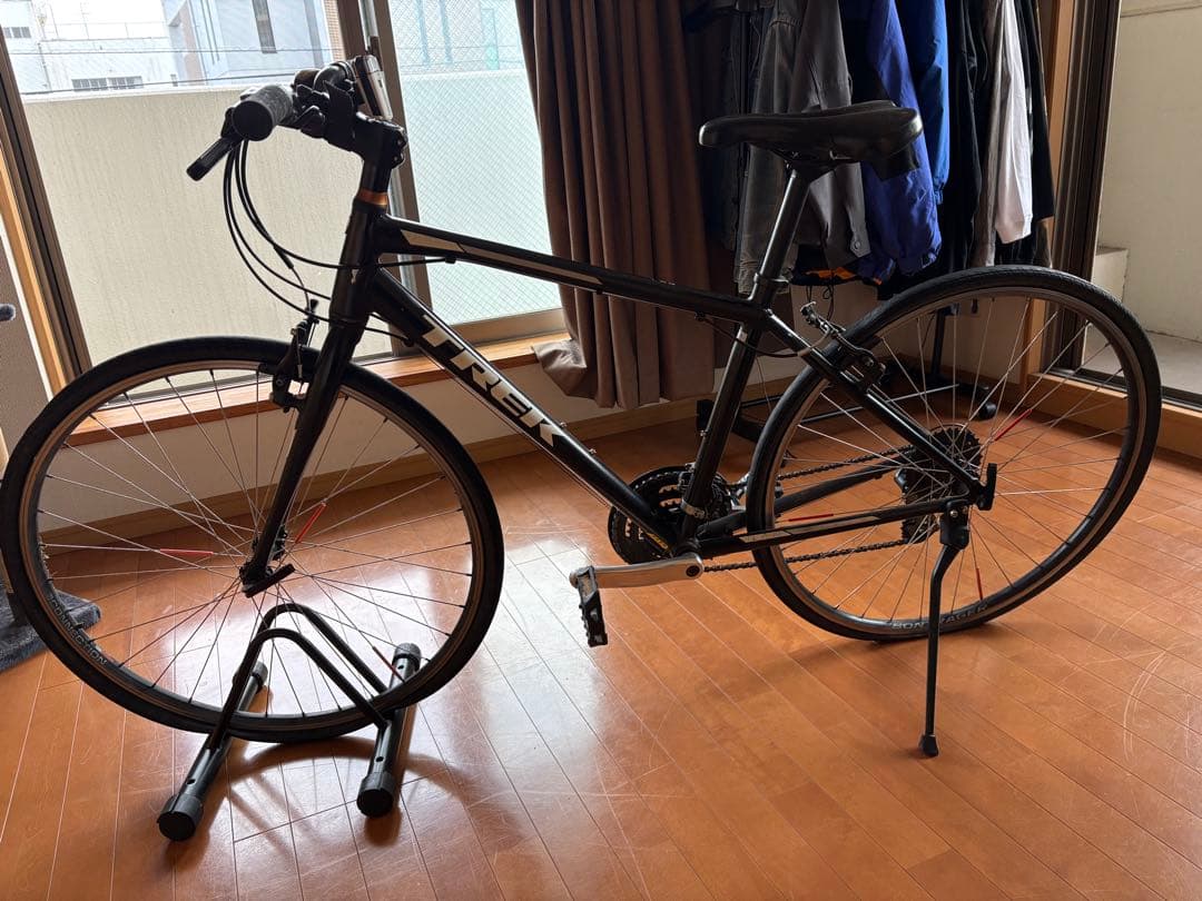 Trek クロスバイク ブラック 700C 21段ギア（要修理）