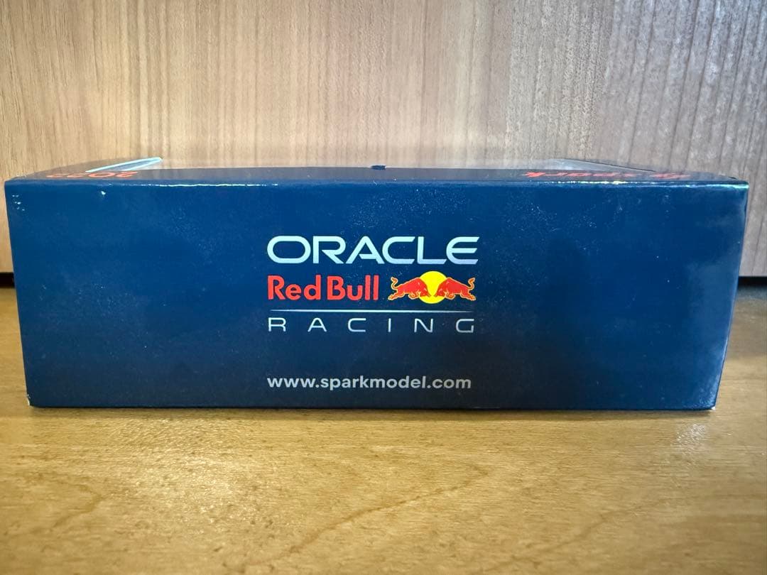 激レア　F1 ドライバー　max verstappen 直筆サイン入りトミカ