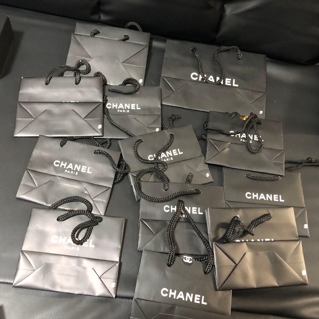 シャネル　アクセサリー用箱　バッグ用箱　ピアス、ネックレス等に