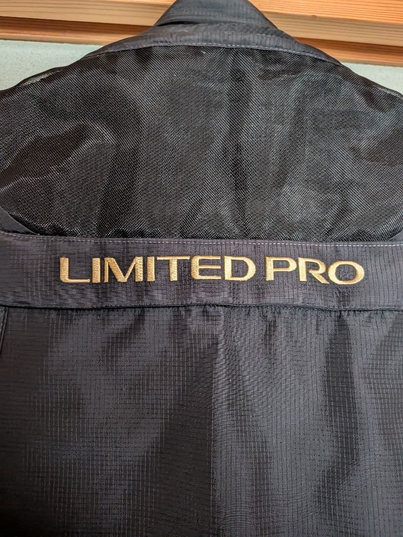LIMITED PRO 鮎ベスト 鮎シャツ 鮎タイツセット出品最終値引き