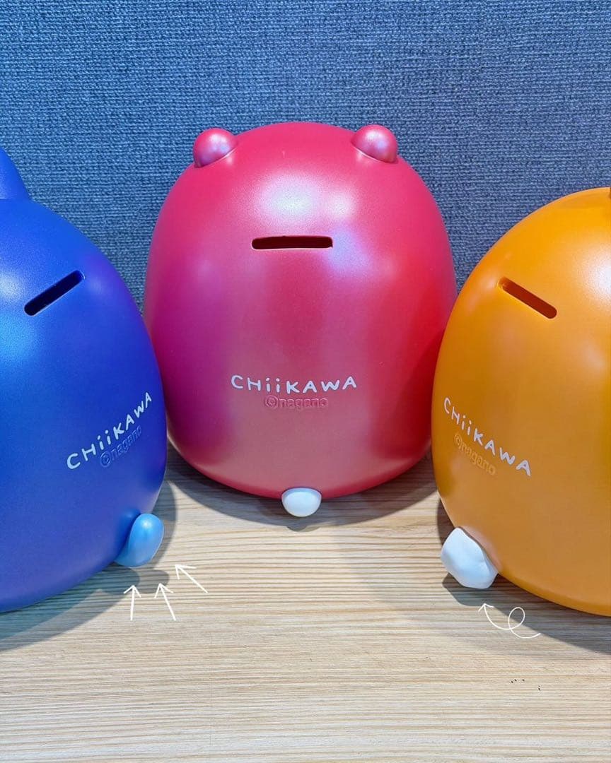 ちいかわ　台湾限定　だるま貯金箱　ハチワレ