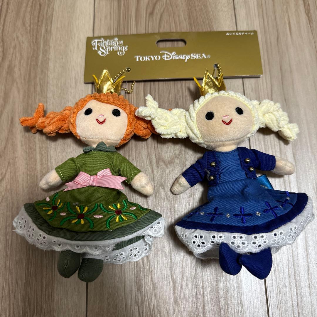 ディズニーシー　アナ雪　キーチェーン2種類とぬいぐるみチャーム3点セット
