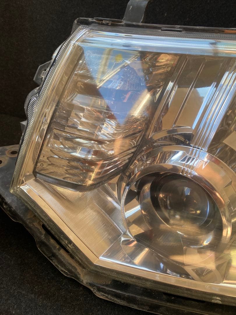 デリカD5 前期 純正HIDヘッドライト 左右セット