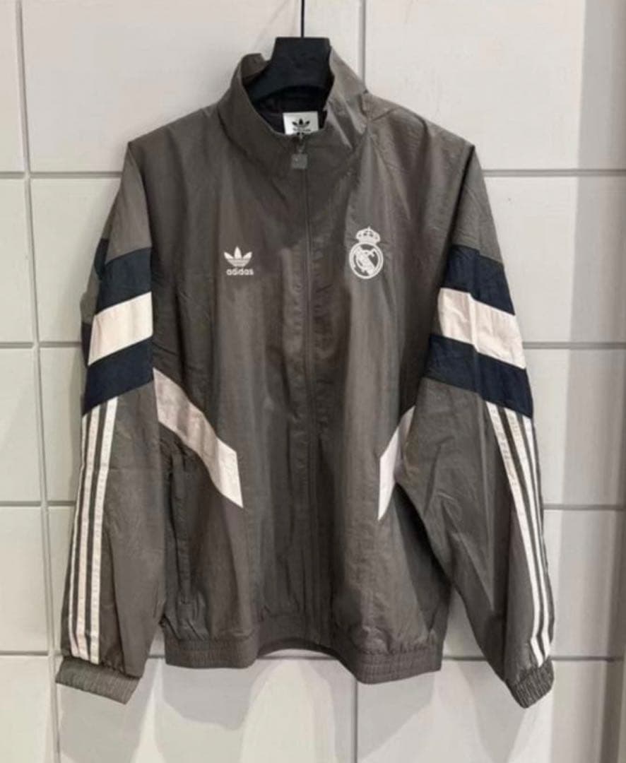 ぽーかー⚽️ 25/26 レアル・マドリード グレー トラックジャケット