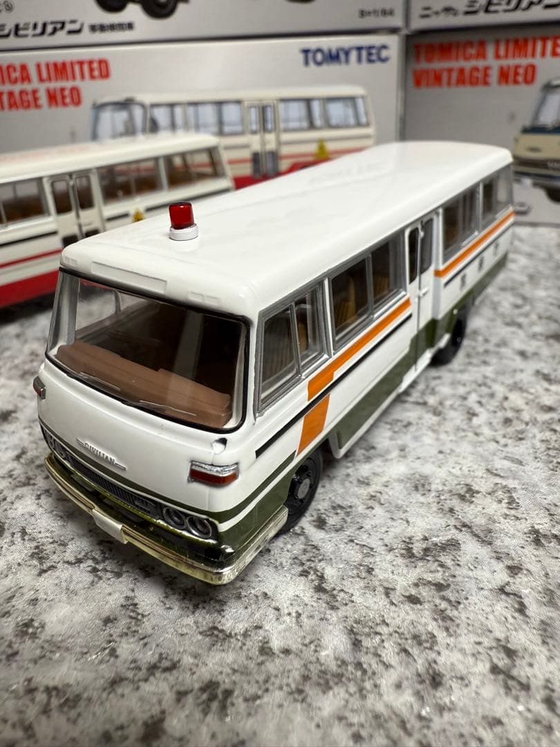 サヤカ様ご友人専用トミカリミテッドヴィンテージネオ￼ニッサンシビリアン4台セット