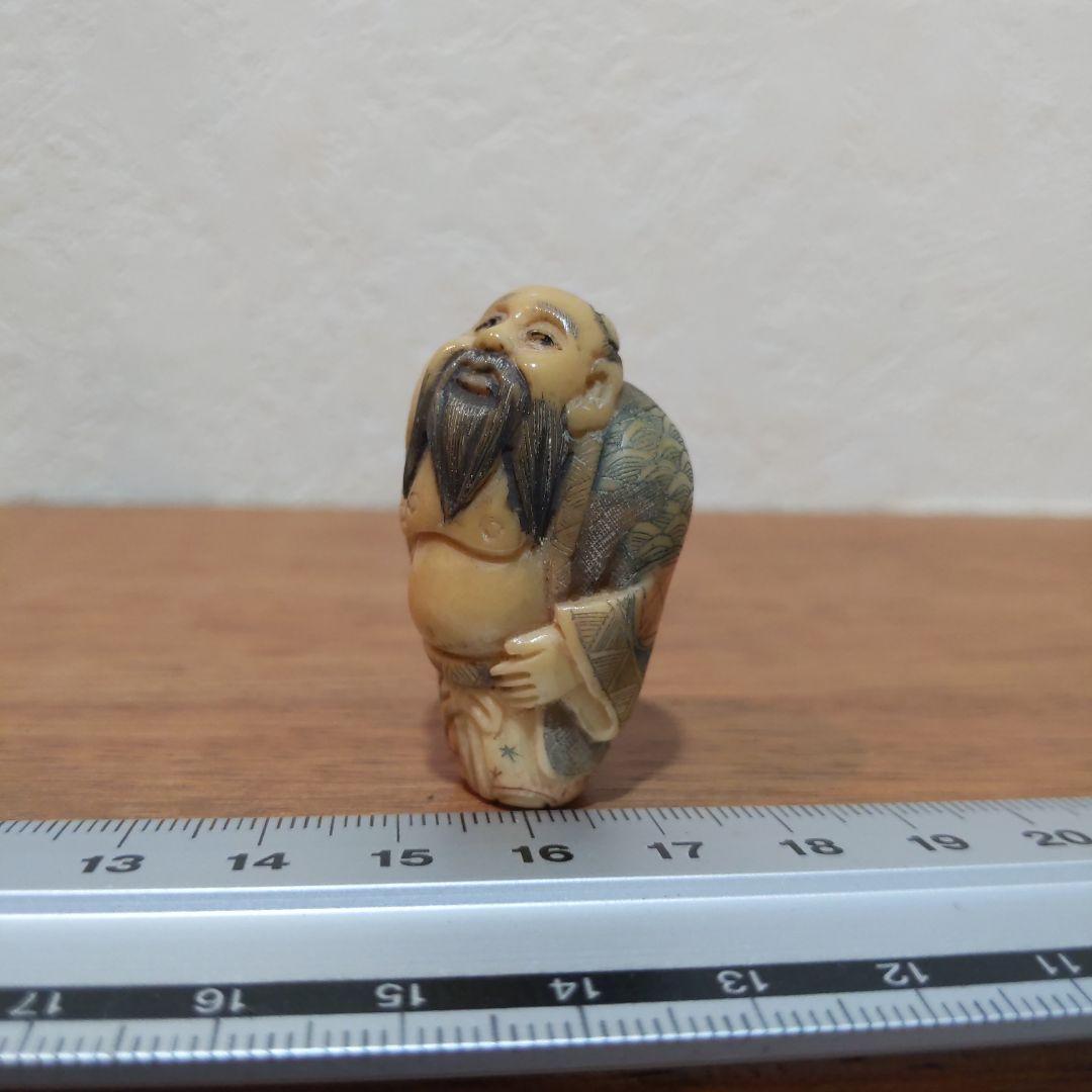 時代提物 縁起物彩色根付 天然素材 在銘【唐仙人】高さ約4.1cm 重さ約14ｇ