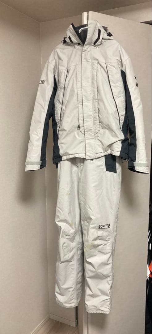 ダイワ ゴアテックス 防寒・防水ウェア DW-1301