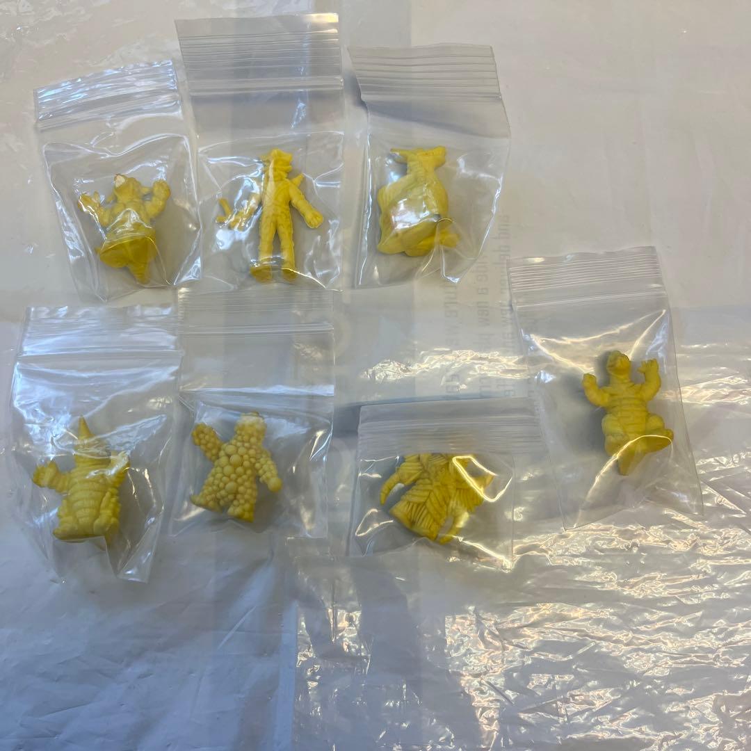 ウルトラマン怪獣消しゴムレア物黄、桃、黒。バラ売りok‼️