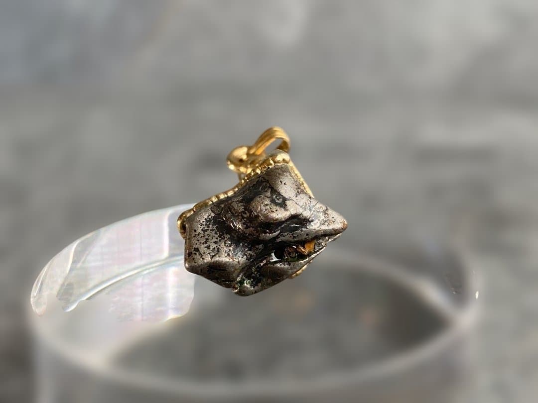 隕石ペンダント スギライト付き②