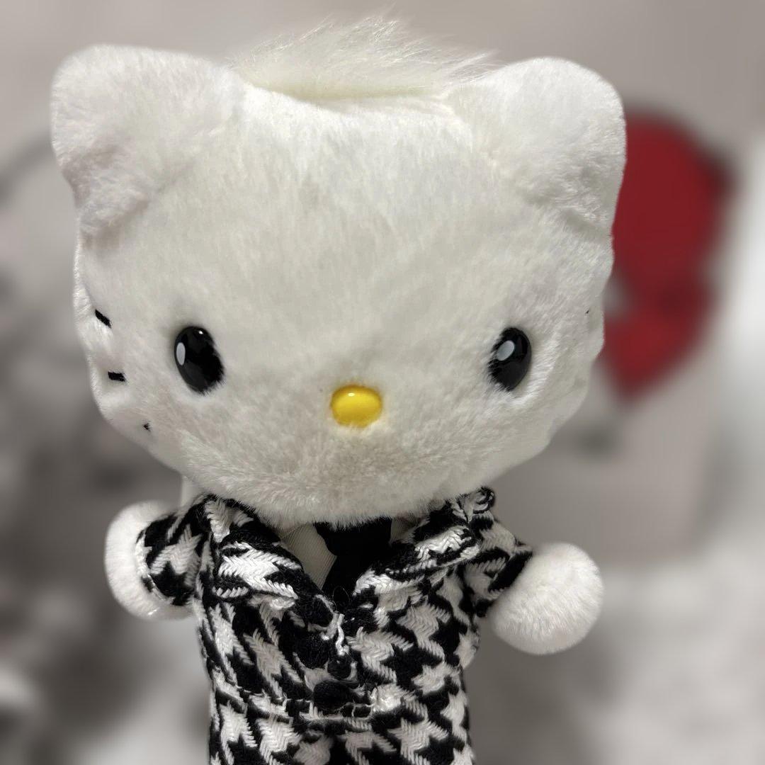 新品 ハローキティ モノクロガーリーふたごコーデ ぬいぐるみ キーホルダー