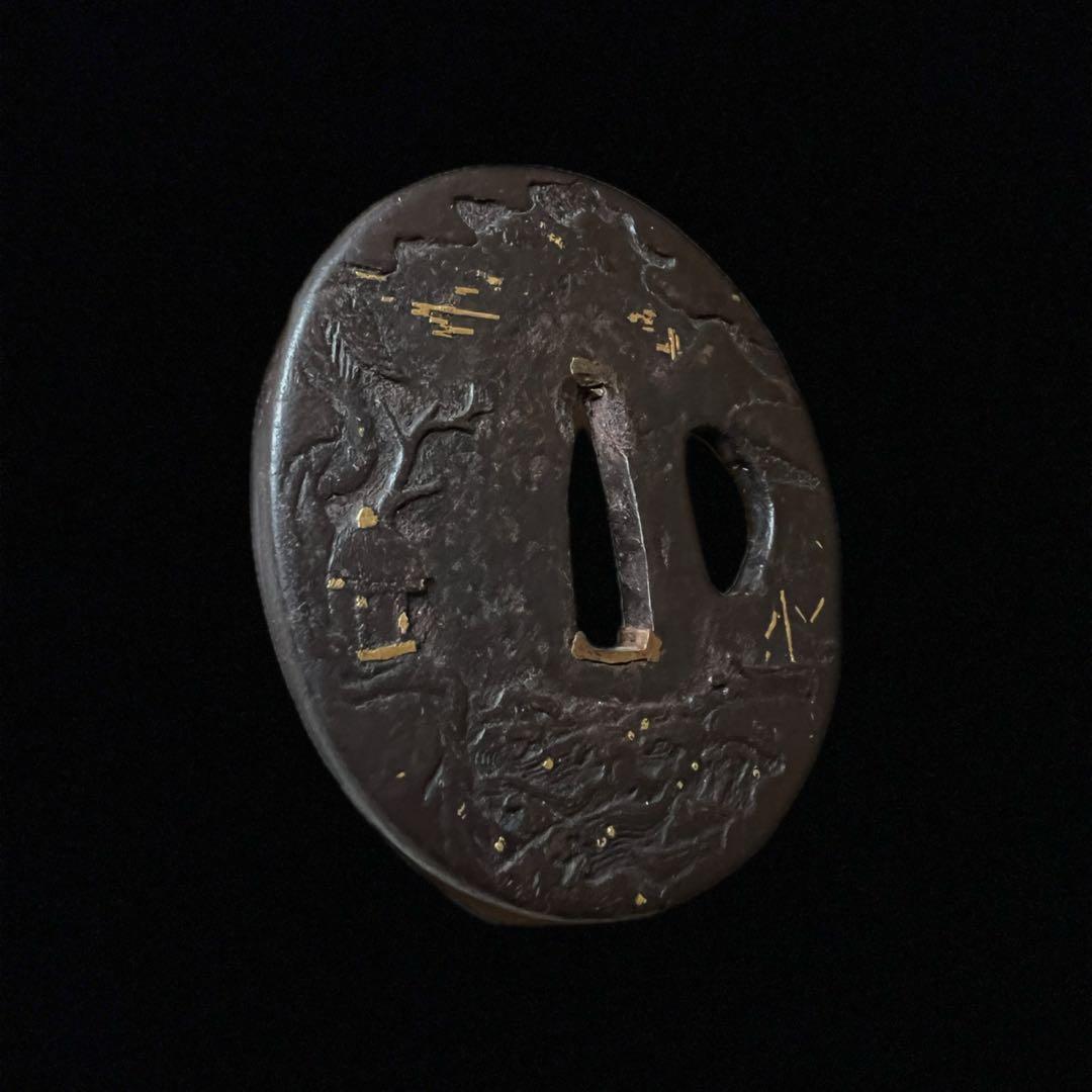 鸛《GW限定出品》刀装具 本歌江戸期 正阿弥重時 鉄地 金象嵌浮彫丸型鍔 桐箱付