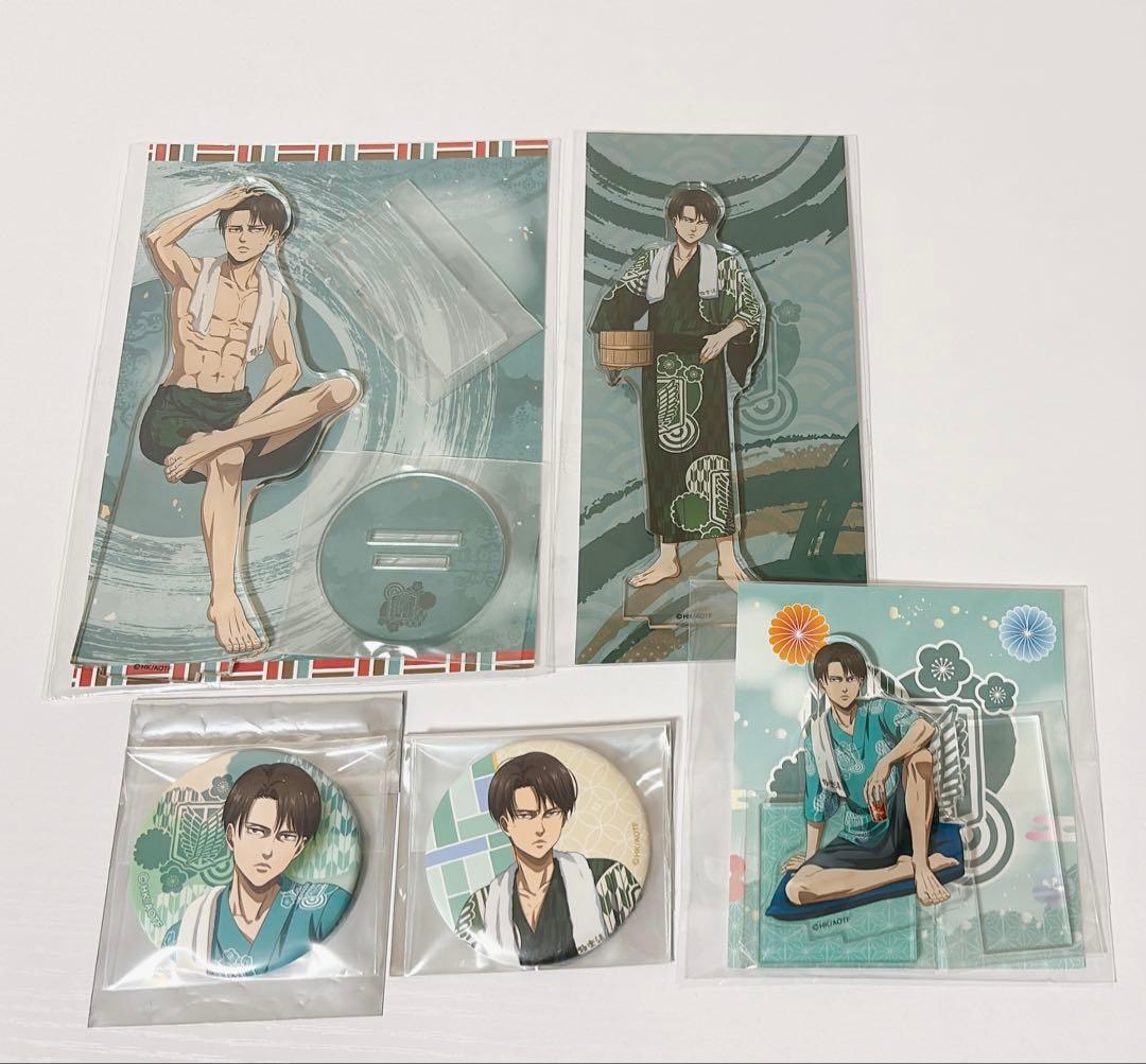 進撃の巨人　リヴァイ　アクリルスタンド　サウナ　極楽湯　缶バッジ　手ぬぐい