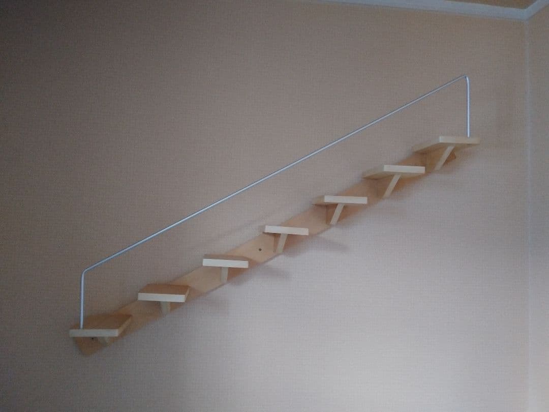 キャットウォーク、手すり付き階段、ねこちゃんもあんしん、軽量設計