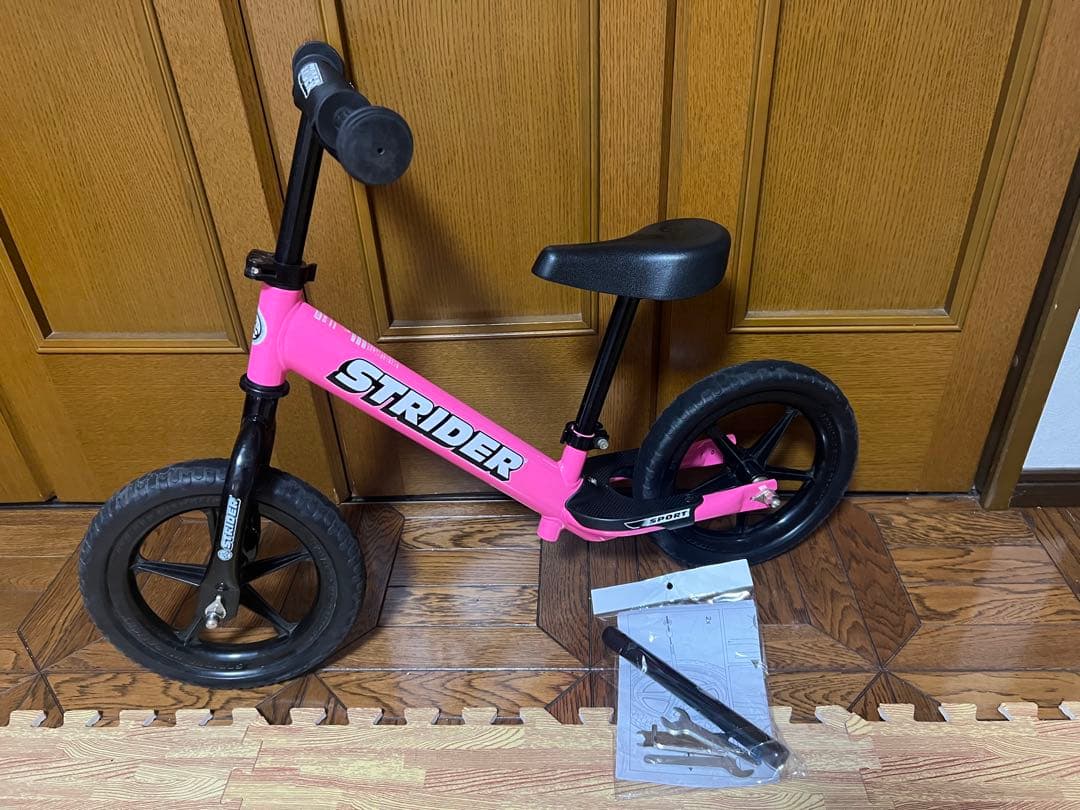 【美品】STRIDER ストライダー　スポーツ　ピンク　12インチ　キックバイク