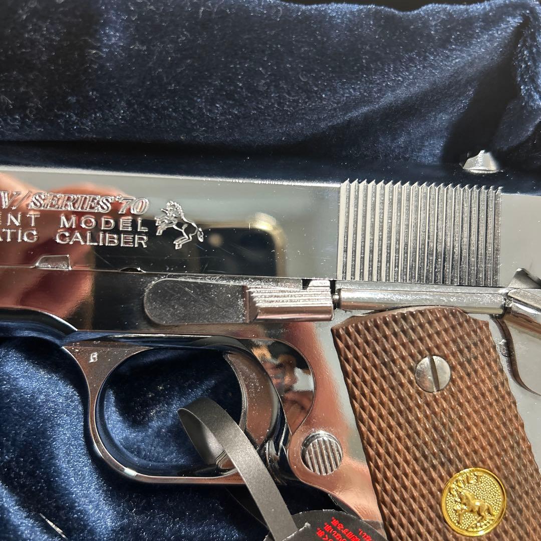 コルトガバメントシリーズ70ニッケルフィニッシュ