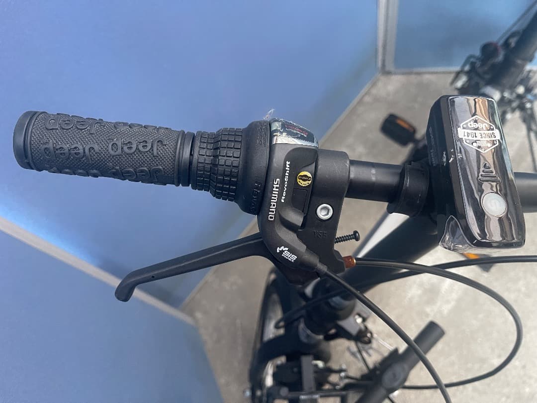 Jeep　[ジープ]　20インチ 折り畳み自転車　空気入付き　ブラック白斑点模様