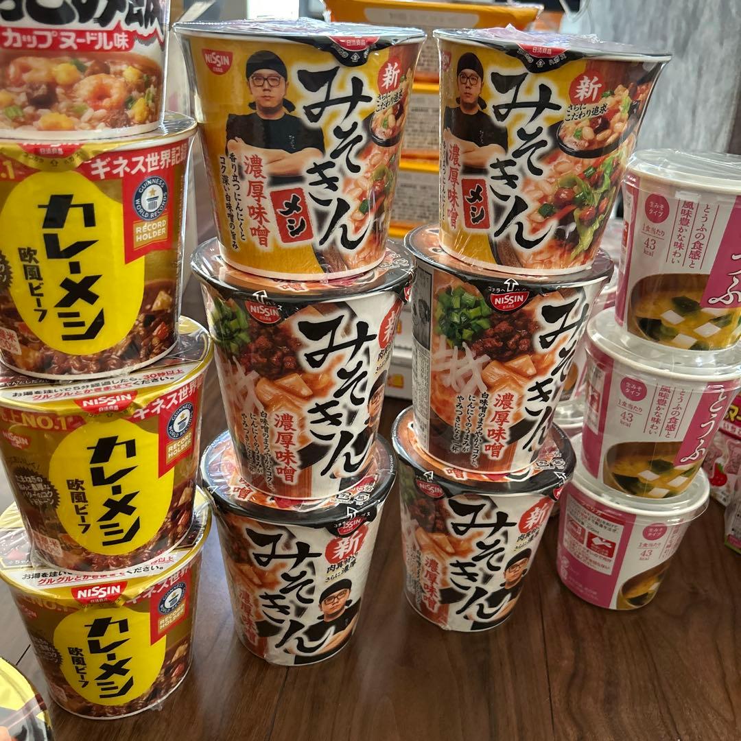 まとめ売り(カップラーメン、インスタント、お菓子 各種) 【77点セット】