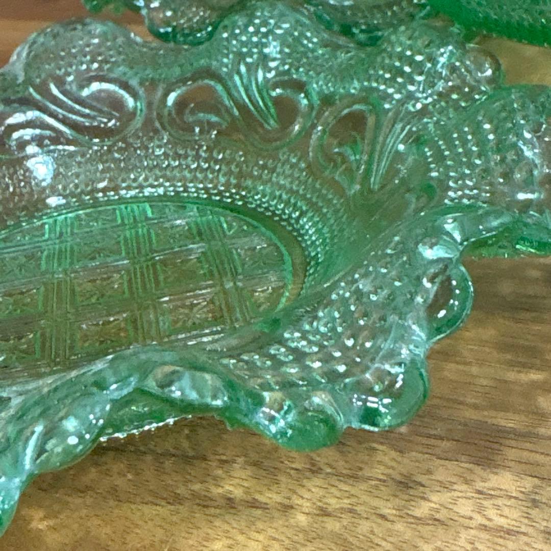 昭和レトロ◎フリルプレスガラス