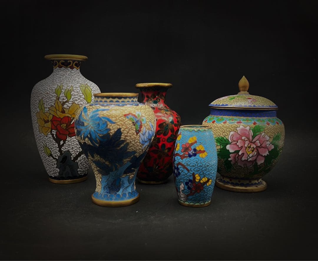 中國美術 古玩 七宝焼 景泰藍 茶葉罐 蓋置 花瓶まとめて 牡丹 梅 蝶々瓢箪