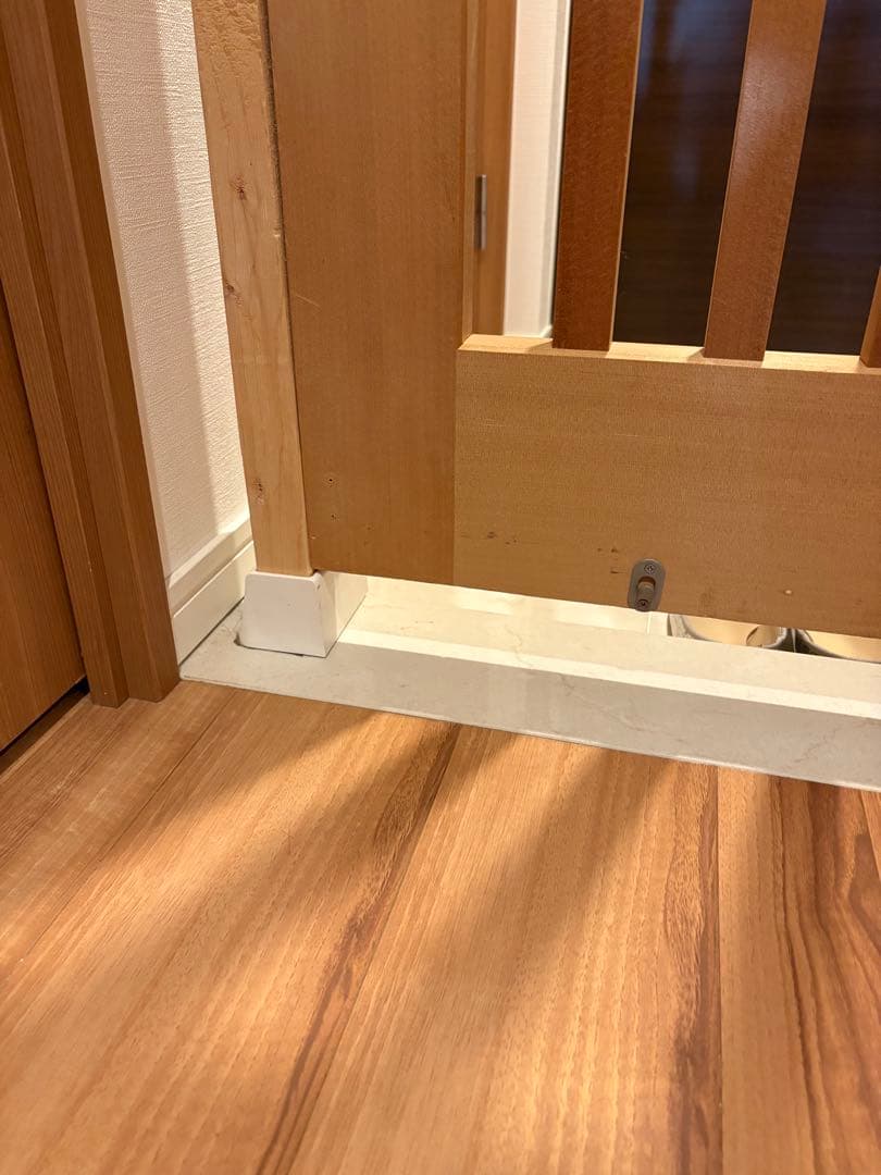 ペット脱走防止ドア ハイクオリティ無垢材　インテリア性抜群❗️