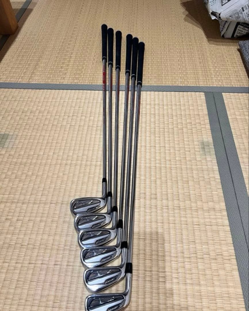 レフティ　タイトリストT100アイアン2019モデル多少値段交渉OK