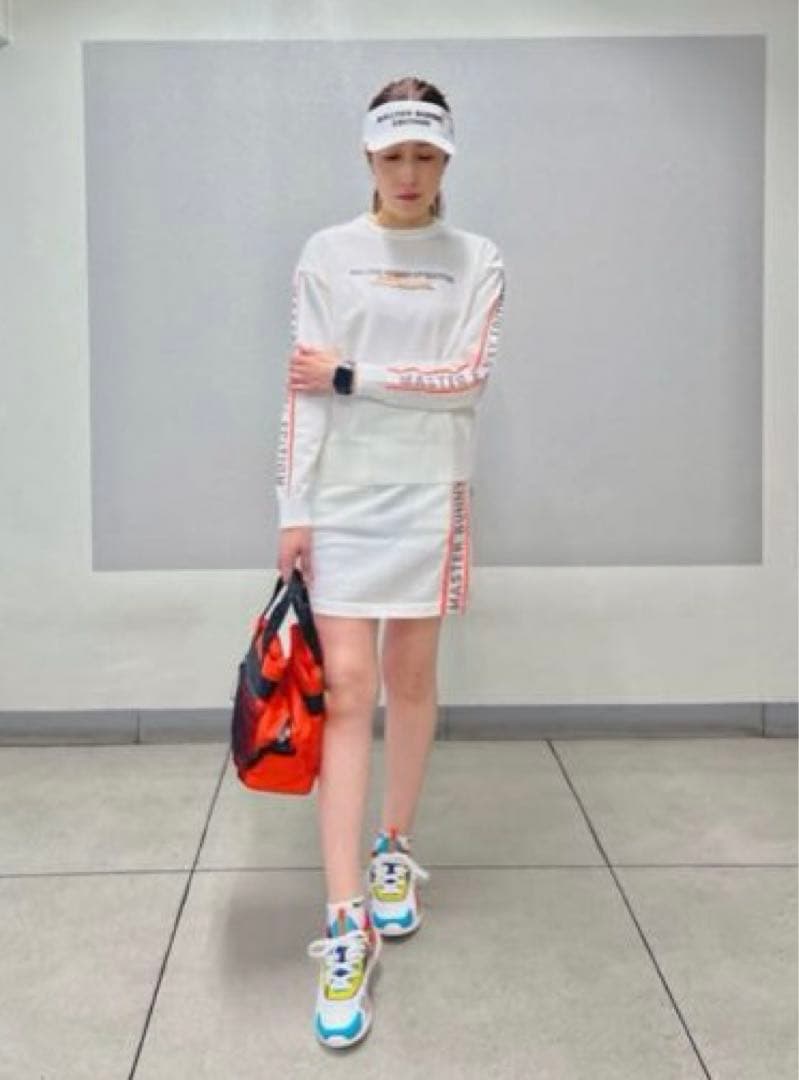 新品マスターバニー★ ジャガードライン クルーネックニットプルオーナー