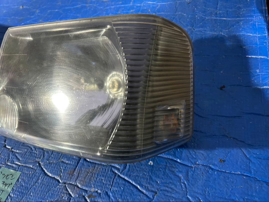 三菱　ミニキャブ　U62T ヘッドライト左右セット