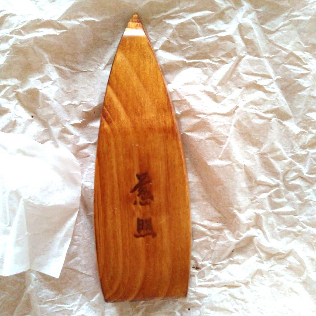 東山水上行 舟香合