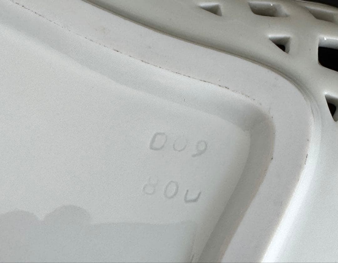 花柄装飾の陶器皿