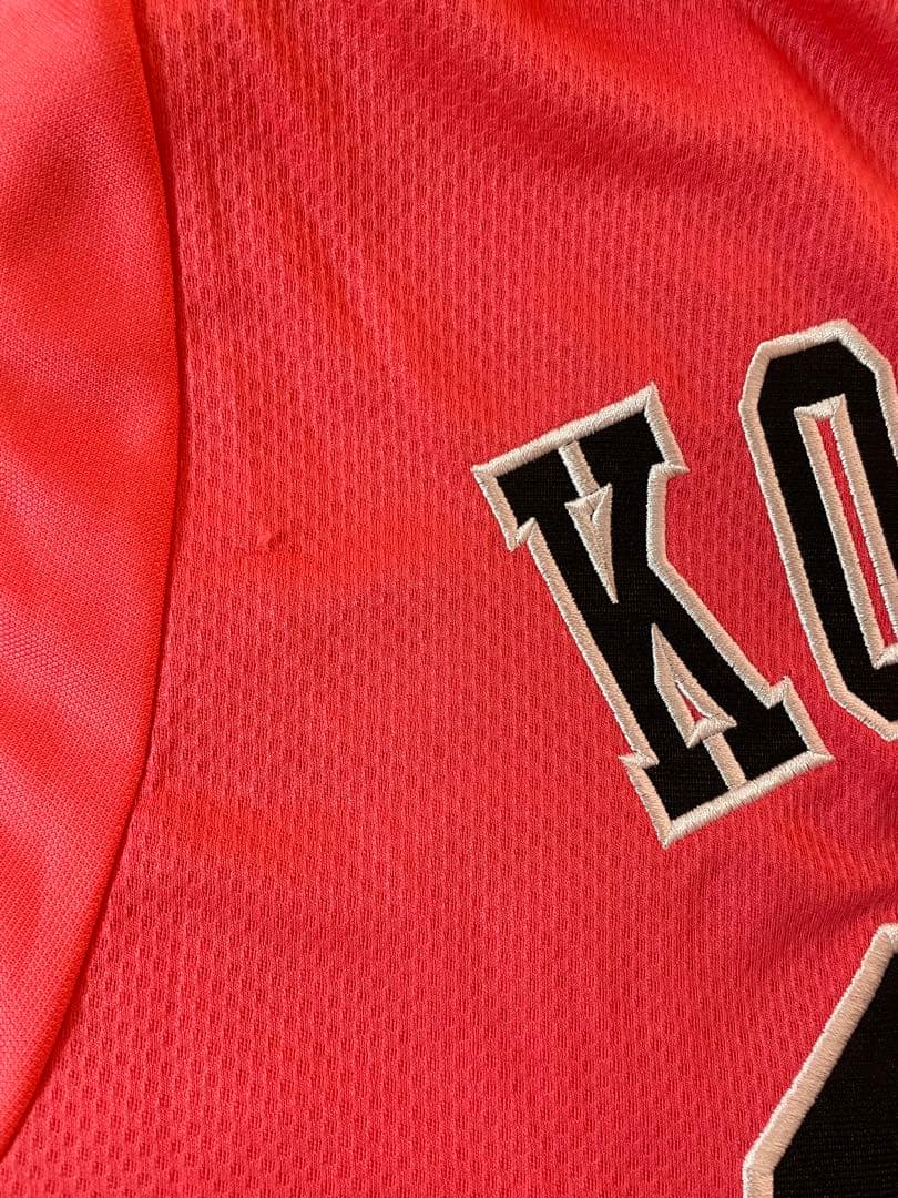 小林誠司　ユニフォーム　ピンク