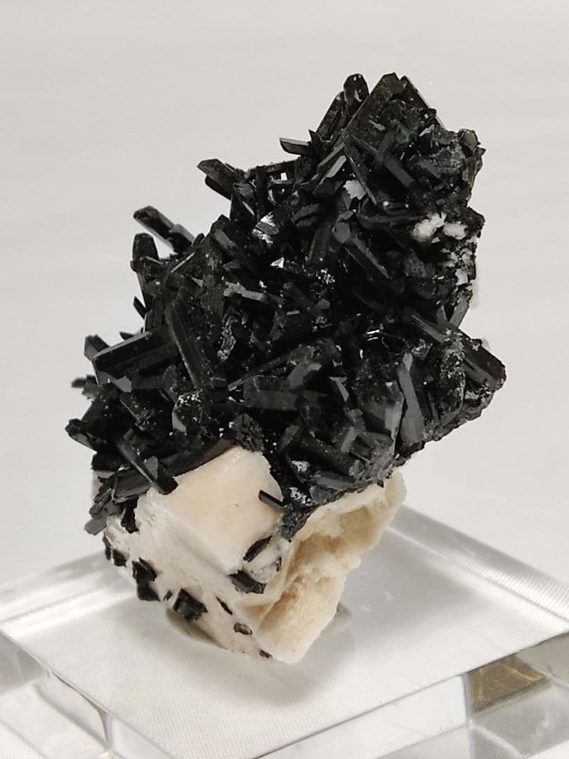 パワーストーン　天然石　原石　エジリン輝石　33g　No.159